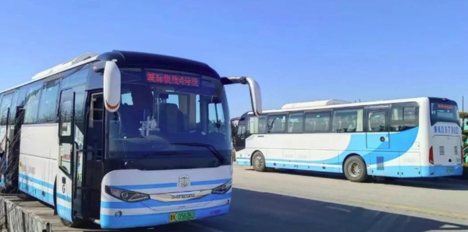 乘坐城際4號(hào)線，打卡布魯維斯、那香海、海草部落，連線貓頭山、火炬八街。