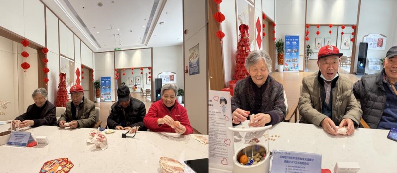 中國太平芙蓉人家陪社區(qū)長(zhǎng)者過幸福中國年1.jpg